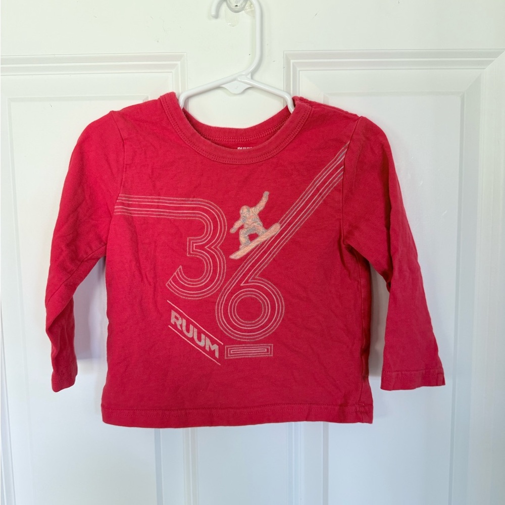 Ruum Snowboarding Red Long Sleeve Toddler Shirt - Size 18 months